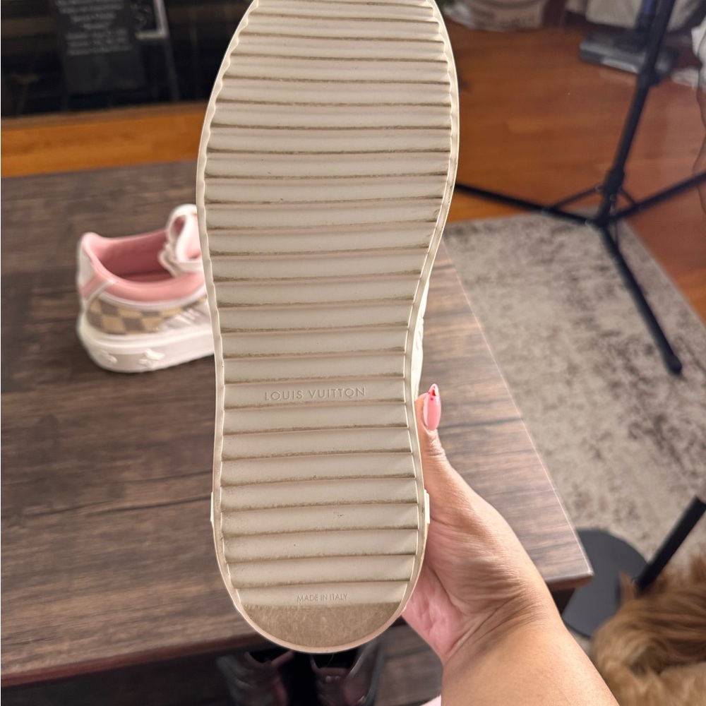 Louis Vuitton Pink Time Out Sneakers Leather Detail - Picture 8 of 10